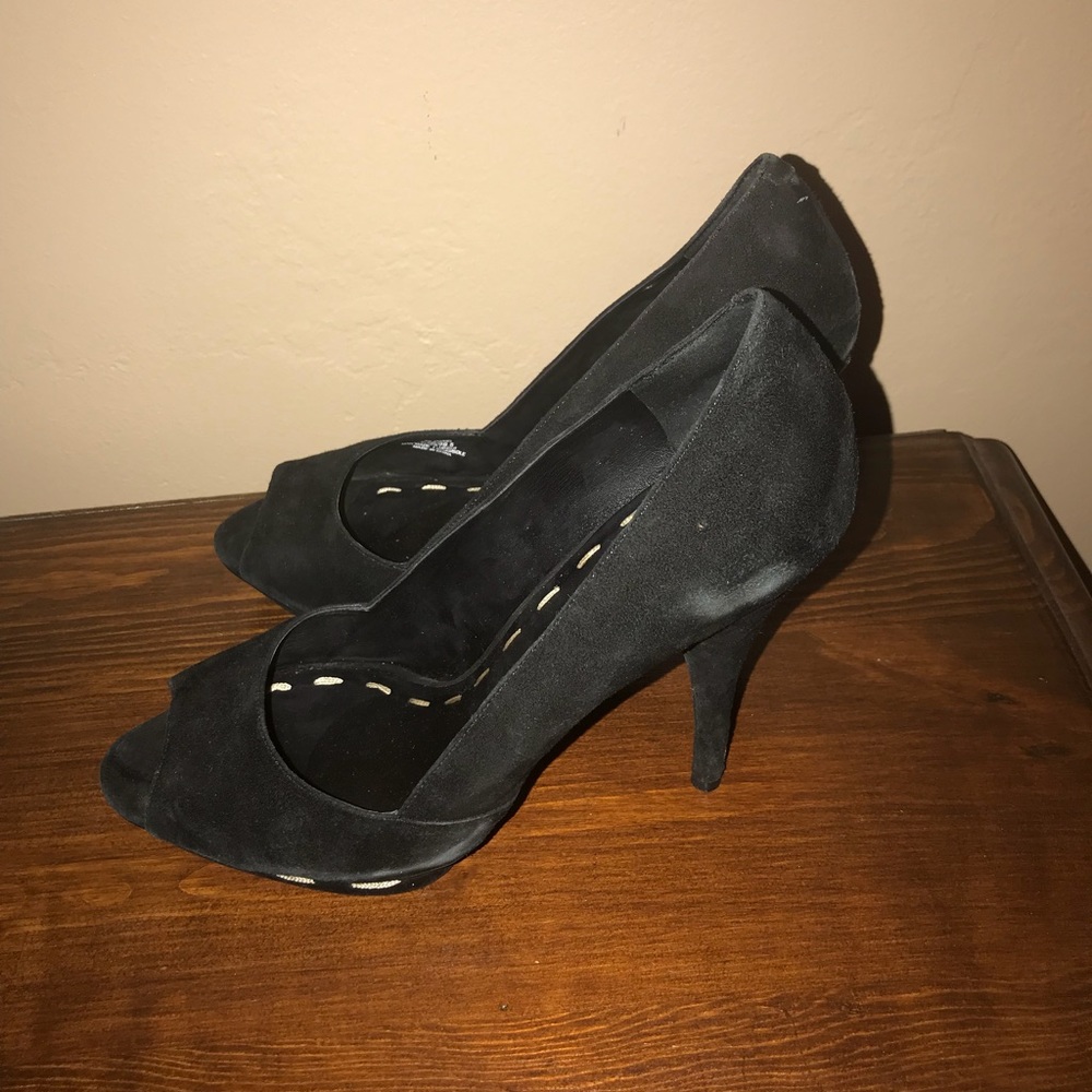 Shoes - Picture 2 of 3